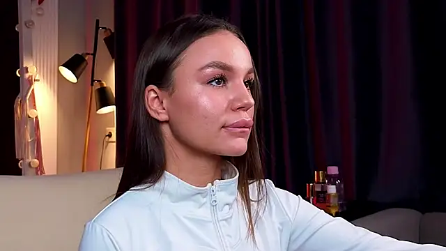 Tiffany Sweetie online show from January 18, 2026, 11:46 am