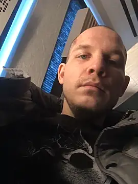 Spielzeugtwink online show from March 13, 2026, 12:43 pm