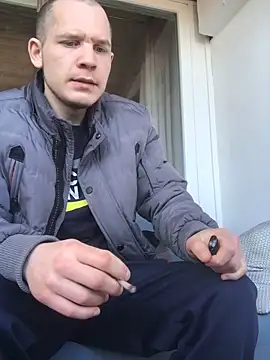 Spielzeugtwink online show from April 7, 2026, 12:51 pm