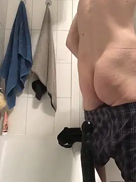 Snapshot of Spielzeugtwink chatting on January 6, 2026, 10:03 pm Spielzeugtwink online show from January 6, 2026, 10:03 pm