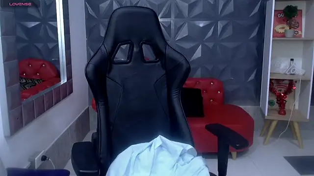 Snapshot of becky_lynch_102 chatting on November 21, 2025, 5:12 pm becky lynch 102 online show from November 21, 2025, 5:12 pm