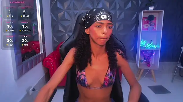 Snapshot of becky_lynch_102 chatting on November 27, 2025, 5:13 pm becky lynch 102 online show from November 27, 2025, 5:13 pm