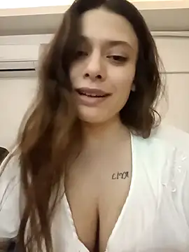 Snapshot of DevinAras chatting on April 6, 2026, 10:00 pm DevinAras online show from April 6, 2026, 10:00 pm