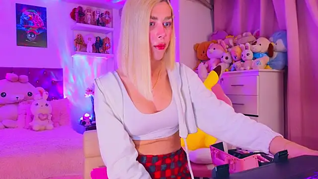 Snapshot of MadamBarbiee chatting on February 5, 2026, 11:55 pm MadamBarbiee online show from February 5, 2026, 11:55 pm