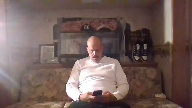 BigriskDaddy92 online show from February 13, 2026, 1:44 pm