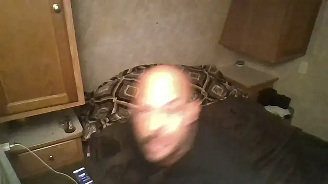 Snapshot of BigriskDaddy92 chatting on November 25, 2025, 2:28 pm BigriskDaddy92 online show from November 25, 2025, 2:28 pm