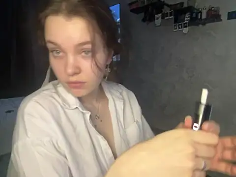 Teresa Yung online show from December 1, 2025, 9:26 pm