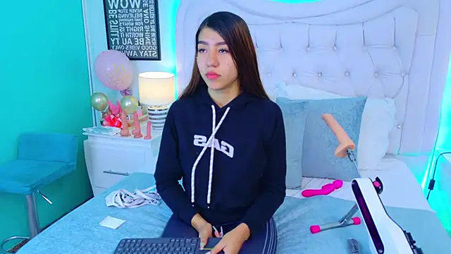 Snapshot of ViolettFrosst chatting on November 28, 2025, 8:42 pm ViolettFrosst online show from November 28, 2025, 8:42 pm