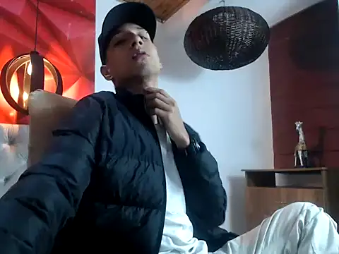 BiggJackson online show from November 23, 2025, 1:32 pm