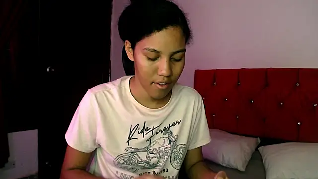 xamaravelour online show from November 26, 2025, 7:14 pm