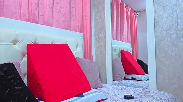 alicee foox online show from April 13, 2026, 5:28 pm