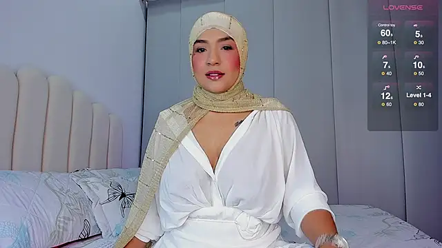 Amira-Zahra online show from November 27, 2025, 9:43 am