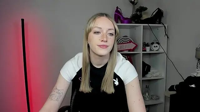 EvelynBlond online show from March 26, 2026, 6:22 am