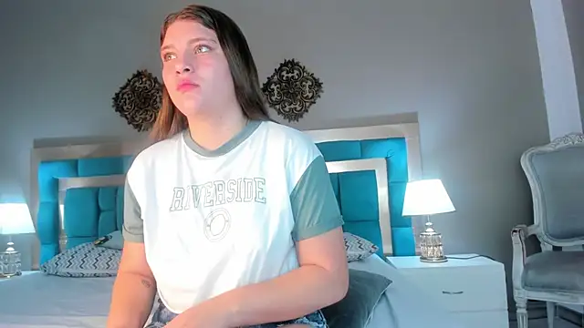 Snapshot of LiiaVelvet chatting on December 18, 2025, 4:33 pm LiiaVelvet online show from December 18, 2025, 4:33 pm