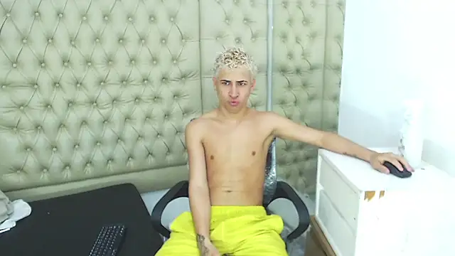 HollmanFronsh online show from November 30, 2025, 2:01 am