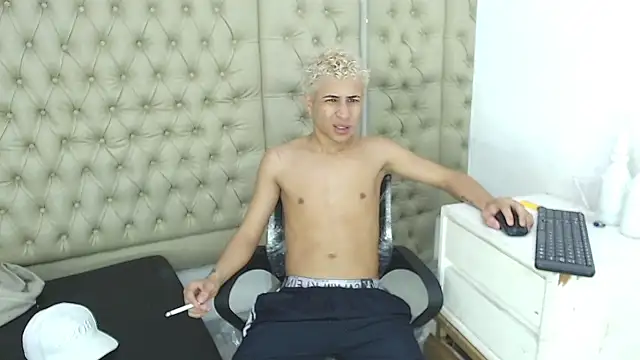 HollmanFronsh online show from December 1, 2025, 2:56 am