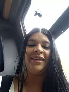 Layla-daring online show from April 19, 2026, 6:10 pm