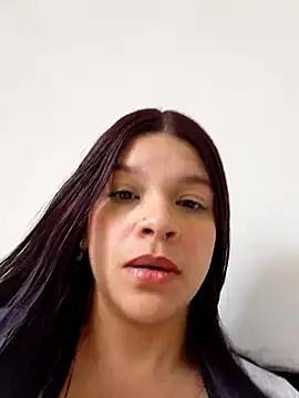 Layla-daring online show from July 18, 2026, 5:21 pm