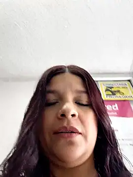 Layla-daring online show from July 21, 2026, 7:04 pm