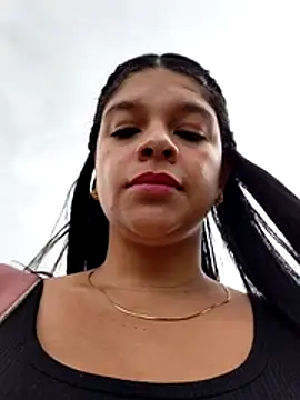 Layla-daring online show from July 2, 2026, 6:58 pm