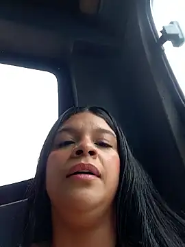 Layla-daring online show from April 19, 2026, 5:36 pm