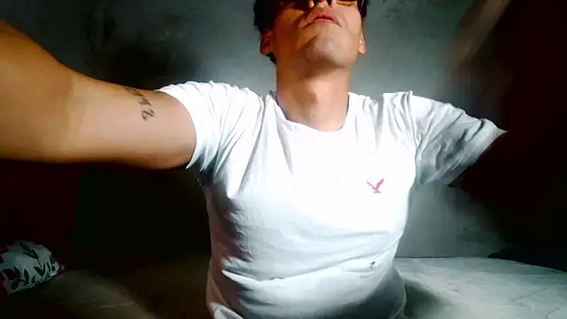 Snapshot of Lion_20xxx chatting on November 21, 2025, 9:47 pm Lion 20xxx online show from November 21, 2025, 9:47 pm