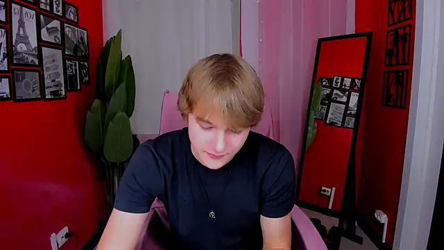 DonaldWoon online show from December 4, 2025, 3:55 pm