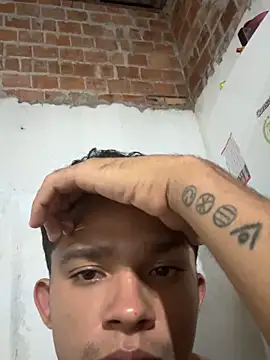 Snapshot of KalahariOf chatting on November 21, 2025, 1:59 am KalahariOf online show from November 21, 2025, 1:59 am