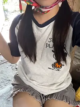 XndSeraphina online show from March 2, 2026, 4:35 am