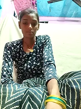 Snapshot of DESI-SHAWTY chatting on November 22, 2025, 3:00 pm DESI-SHAWTY online show from November 22, 2025, 3:00 pm