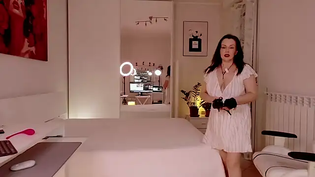 Snapshot of FlirtyFox_ chatting on February 1, 2026, 12:58 pm FlirtyFox online show from February 1, 2026, 12:58 pm