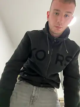 Girth king22 online show from November 26, 2025, 9:37 pm