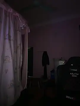 Kiee-lee online show from April 13, 2026, 3:38 pm