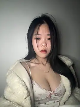 Kiee-lee online show from November 26, 2025, 1:22 pm