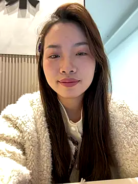 GYYoo online show from November 24, 2025, 4:01 am