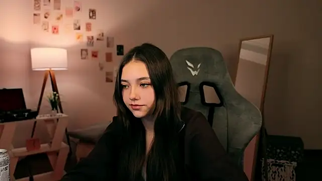 Snapshot of Vexorine chatting on November 26, 2025, 7:47 pm Vexorine online show from November 26, 2025, 7:47 pm