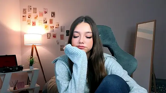 Snapshot of Vexorine chatting on February 10, 2026, 7:35 pm Vexorine online show from February 10, 2026, 7:35 pm