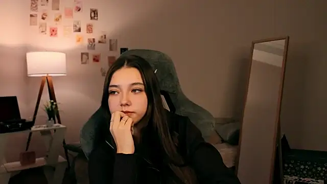 Snapshot of Vexorine chatting on November 27, 2025, 7:25 pm Vexorine online show from November 27, 2025, 7:25 pm