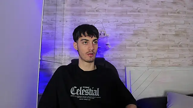 Snapshot of Emir_Ozan_ chatting on February 9, 2026, 6:17 pm Emir Ozan online show from February 9, 2026, 6:17 pm