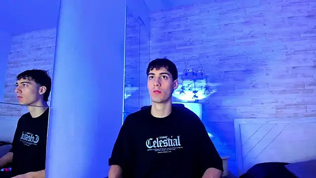 Emir Ozan  online show from November 28, 2025, 11:21 am