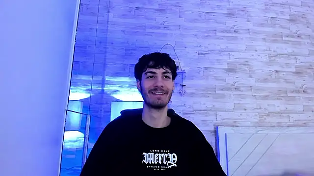 Snapshot of Emir_Ozan_ chatting on January 31, 2026, 7:34 pm Emir Ozan online show from January 31, 2026, 7:34 pm