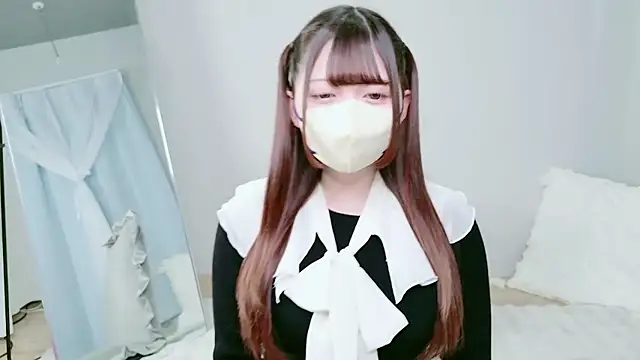 Snapshot of _Sakura_F chatting on February 3, 2026, 6:33 am Sakura F online show from February 3, 2026, 6:33 am