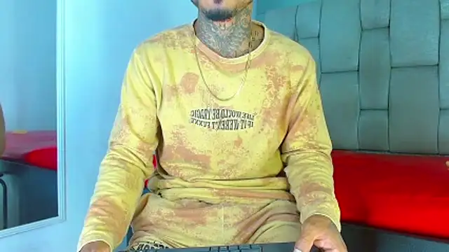 Hot Latino x online show from March 27, 2026, 12:39 pm