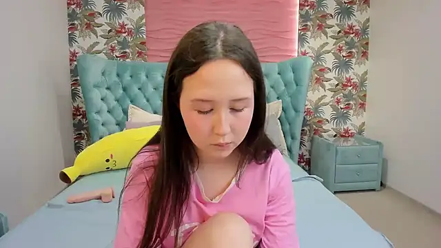 MonicaSway online show from November 27, 2025, 3:56 pm