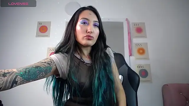 Snapshot of LunaAponte chatting on February 21, 2026, 3:41 am LunaAponte online show from February 21, 2026, 3:41 am