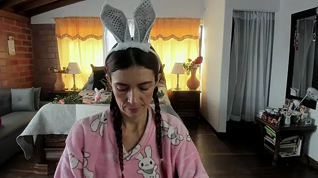 Charlotte-Willson online show from April 2, 2026, 4:02 pm