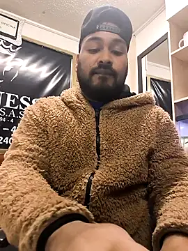Snapshot of Liam_hairy chatting on December 22, 2025, 6:08 pm Liam hairy online show from December 22, 2025, 6:08 pm