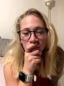 Snapshot of Antoniia69 chatting on November 24, 2025, 10:43 pm Antoniia69 online show from November 24, 2025, 10:43 pm