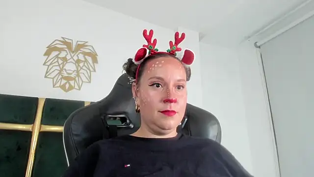 Sophiie Rouse  online show from December 2, 2025, 2:34 am