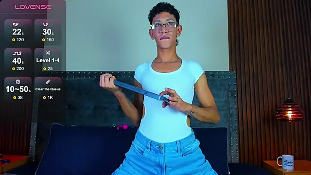 alan bless18 online show from November 26, 2025, 7:14 pm